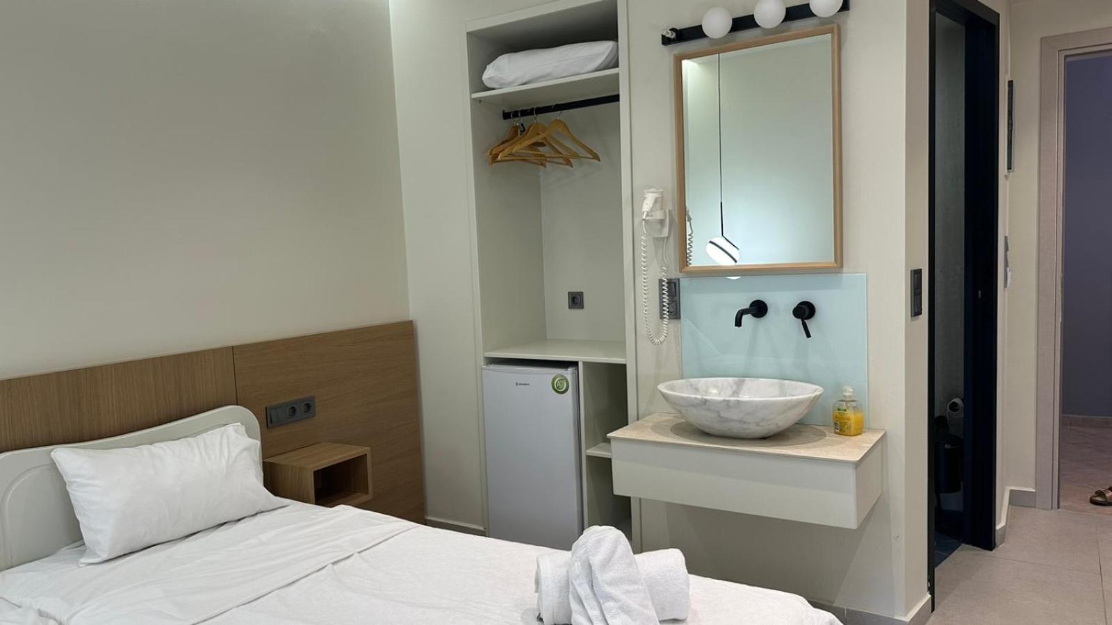 Anemos Hotel Agia Triada  Exterior photo